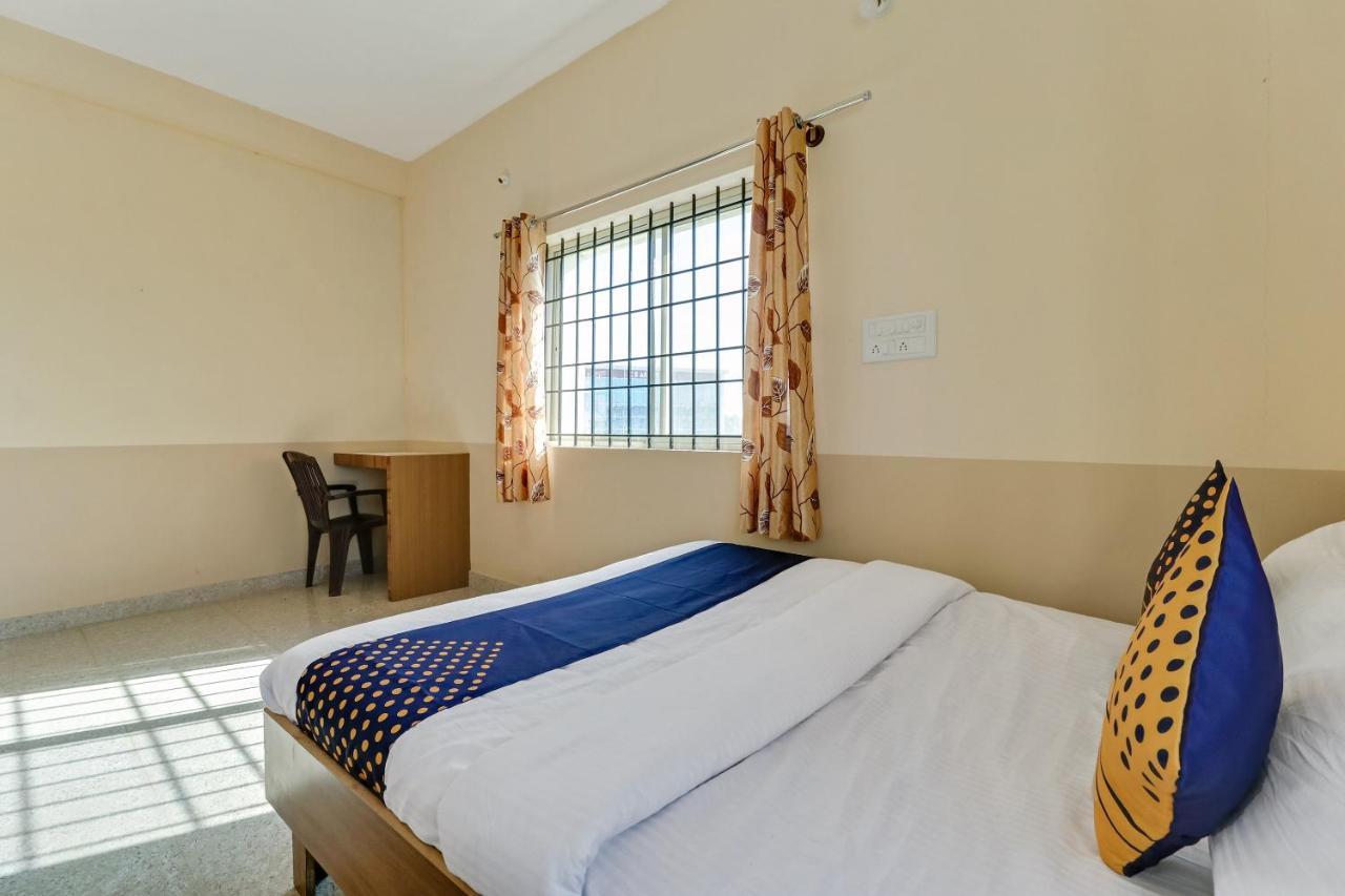 Spot On 76940 Sri Annapoorneshwari Residency Boarding & Lodging Hotel Hassan Exterior photo